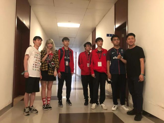 IMP ：每个人的立场不同 我谁都不站 我是来打比赛的 不是吵架的